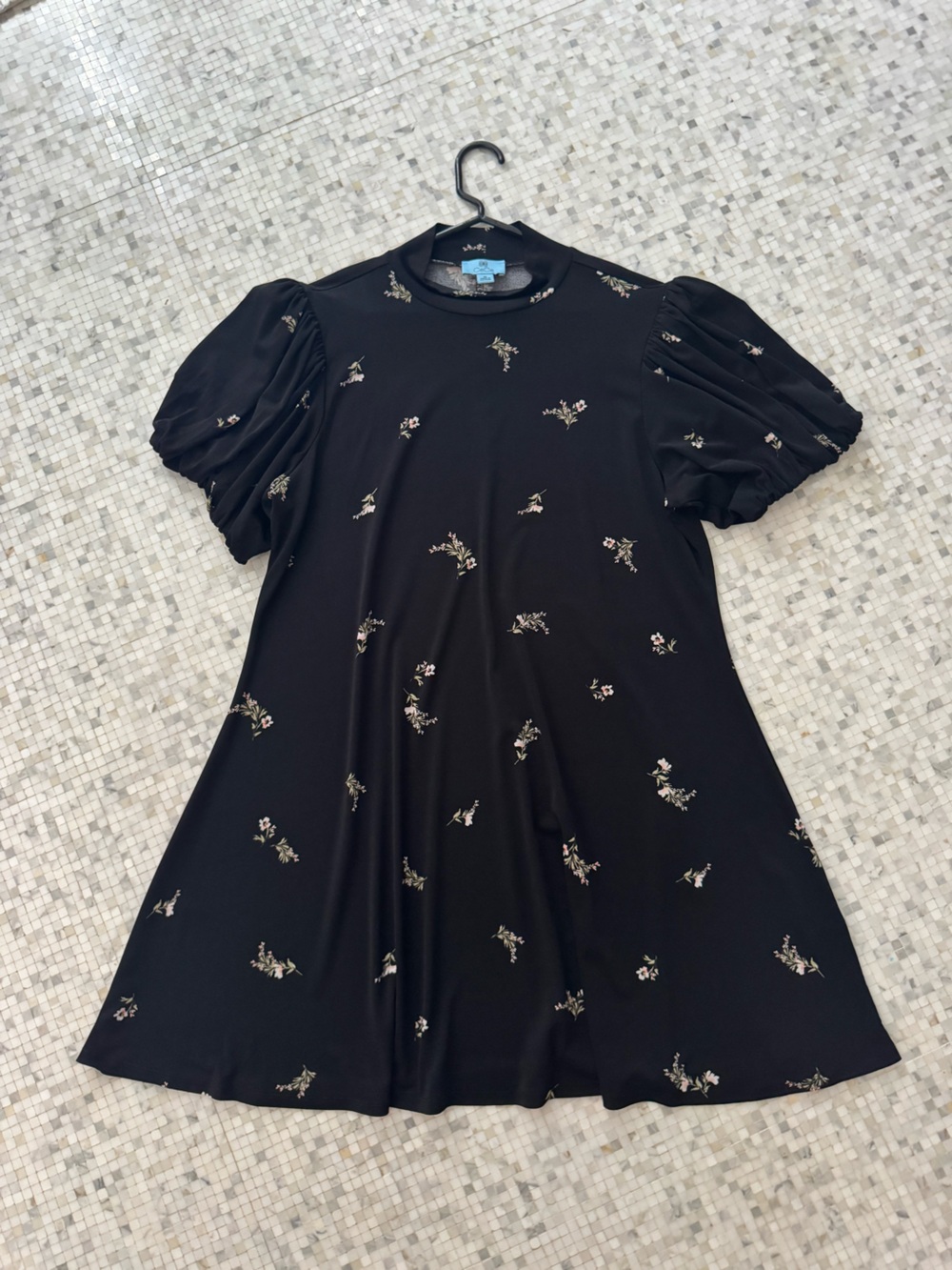 CeCe Foral Mini Dress in Black & Gold Size XL Like New